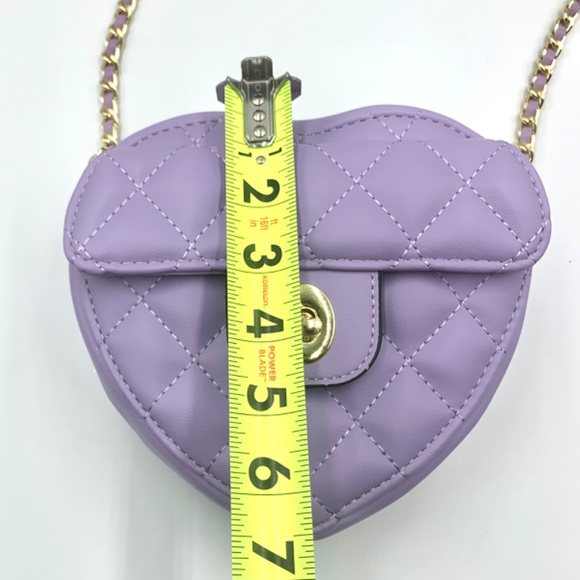 Purple quilted heart shape crossbody/shoulder bag gold-tone chain zipper closure - Picture 11 of 13